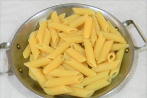 Tocanita alba de vitel cu penne rigate