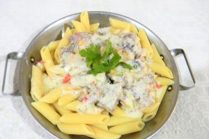 Tocanita alba de vitel cu penne rigate