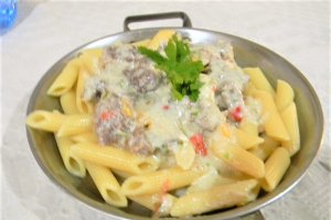 Tocanita alba de vitel cu penne rigate