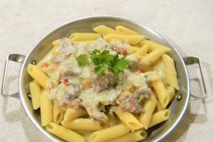 Tocanita alba de vitel cu penne rigate