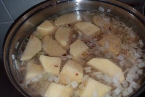 Tocanita cu carne la garnita