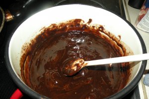 Gogosi la cuptor glazurate cu ciocolata