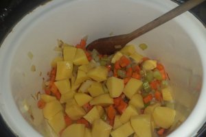 Supa crema de ardei copti cu kaizer de casa si crutoane