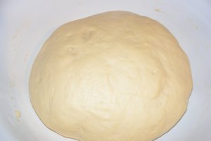 Reteta de minciunele pufoase si delicioase - un dulce al copilariei