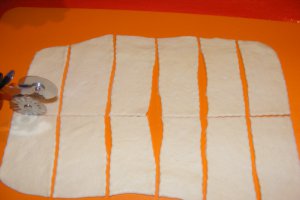Reteta de minciunele pufoase si delicioase - un dulce al copilariei
