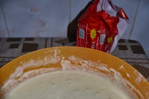 Gogosi cu miere de albine si nuca de cocos