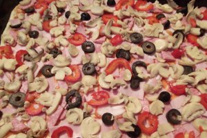 Pizza de casa cu de toate