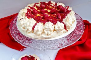 Pavlova cu crema de lamaie