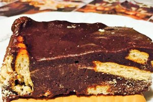 Ciocolata de casa cu biscuiti