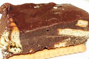 Ciocolata de casa cu biscuiti