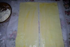 Mini pateuri cu branza sarata