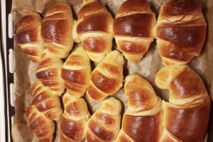 Desert croissante pufoase