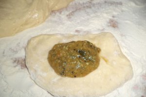 Gogosi la cuptor umplute cu kiwi, seminte de dovleac si kaki
