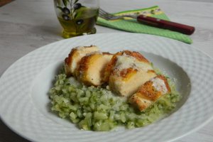 Piept de pui cu unt si parmezan