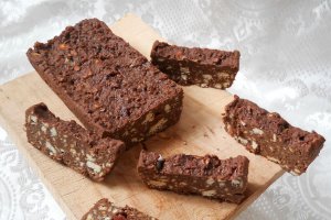Chec din biscuiti si ciocolata