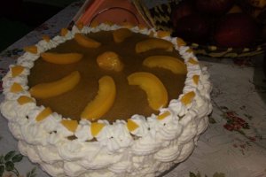 Tort cu iaurt si caise