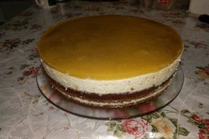 Tort cu iaurt si caise