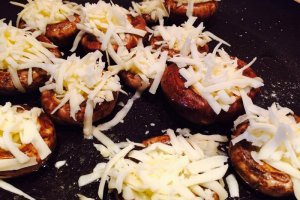 Ciuperci brune umplute la tigaie