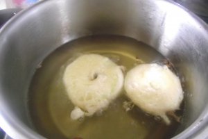 Frittelle di mele (Mere in aluat)