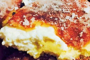 Langosi cu urda si branza dulce