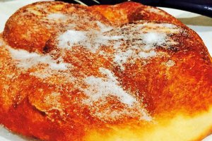 Langosi cu urda si branza dulce