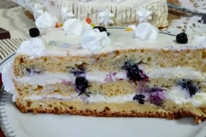 Tort cu crema de lamaie si afine