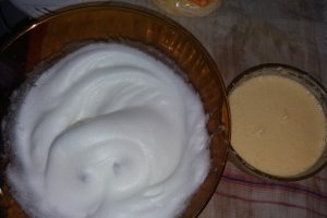 Tort de mere cu frisca