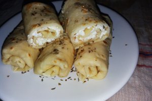 Clatite cu branza si oregano