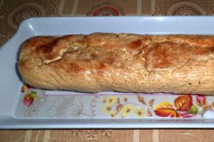 Rulada de porc umpluta cu ananas si sos alb de nuci