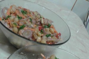 Salata de naut cu ton si legume