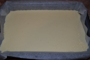 Prajitura cu iaurt si apa de trandafiri