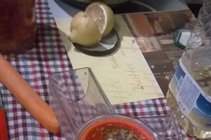 Salata de pui, telina,mere, morcovi si miez de nuca