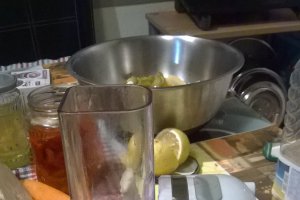 Salata de pui, telina,mere, morcovi si miez de nuca
