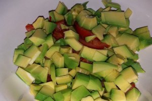 Salata de avocado cu ton