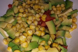 Salata de avocado cu ton