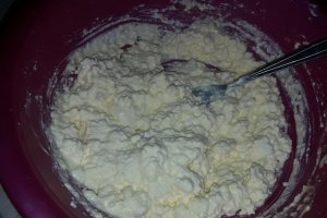 Cuiburi de spaghete cu branza