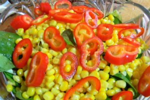 Salata cu carne de rata pane