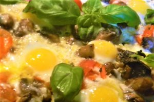 Tigaie cu ciuperci, mozzarella si busuioc