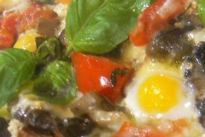 Tigaie cu ciuperci, mozzarella si busuioc