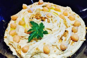 Salata hummus