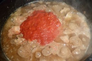 Inimi si ficatei de pui a la mediterraneo
