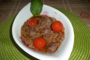 Inimi si ficatei de pui a la mediterraneo