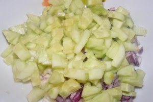 Salata de legume si verdeata, cu ton