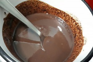 Prajitura cu crema de branza si ciocolata si gem de afine