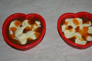 Negresa cu gem de caise si crema de branza