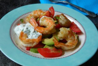Salata de rosii, avocado si creveti