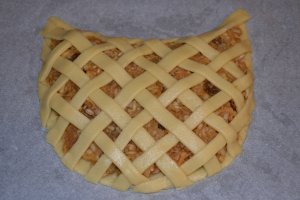 Desert tarta cosulet cu umplutura de mere