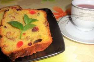 CHEC CU FRUCTE CONFIATE SI CU NUCI 
