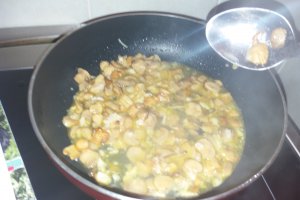Paste cu sos de ciuperci