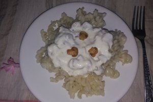 Paste cu sos de ciuperci
